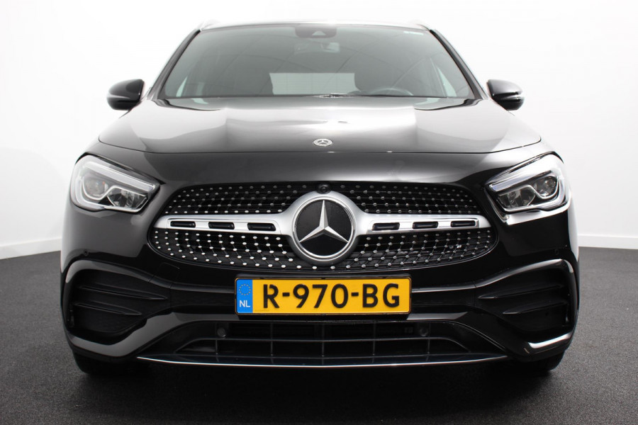 Mercedes-Benz GLA 200 AMG Line Automaat Nieuw model ! | Navigatie | Climate Control | Camera | Electrisch bedienbare achterklep | Dab | Led