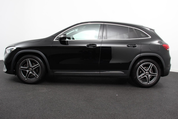 Mercedes-Benz GLA 200 AMG Line Automaat Nieuw model ! | Navigatie | Climate Control | Camera | Electrisch bedienbare achterklep | Dab | Led