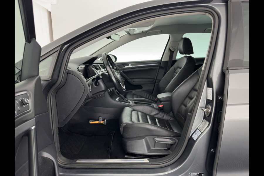 Volkswagen E-Golf {SOH-100%) Aut.* LUXURY-LEATHER | FULL-LED | NAVI-FULLMAP | CAMERA | HEATED-SPORTSEATS | ECC | PDC | CARPLAY | CRUISE | PRIVACY-GLASS | DIGI-COCKPIT | AMBIENT-LIGHT | CCS-FASTLOADER | 19''ALU*