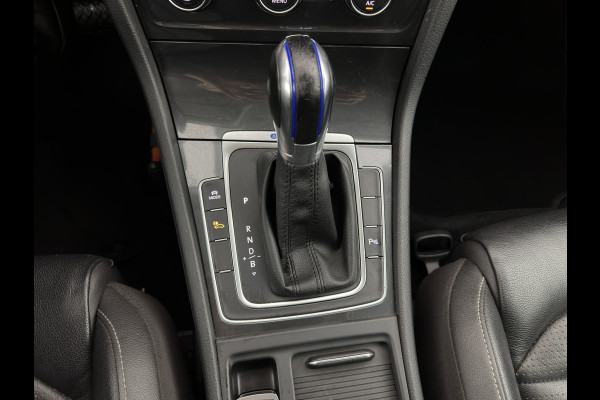 Volkswagen E-Golf {SOH-100%) Aut.* LUXURY-LEATHER | FULL-LED | NAVI-FULLMAP | CAMERA | HEATED-SPORTSEATS | ECC | PDC | CARPLAY | CRUISE | PRIVACY-GLASS | DIGI-COCKPIT | AMBIENT-LIGHT | CCS-FASTLOADER | 19''ALU*