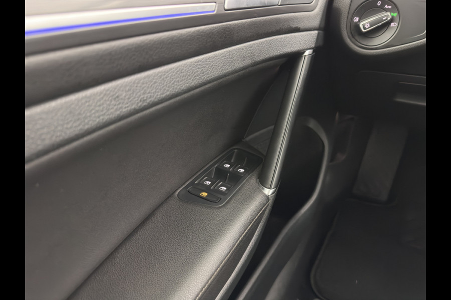 Volkswagen E-Golf {SOH-100%) Aut.* LUXURY-LEATHER | FULL-LED | NAVI-FULLMAP | CAMERA | HEATED-SPORTSEATS | ECC | PDC | CARPLAY | CRUISE | PRIVACY-GLASS | DIGI-COCKPIT | AMBIENT-LIGHT | CCS-FASTLOADER | 19''ALU*