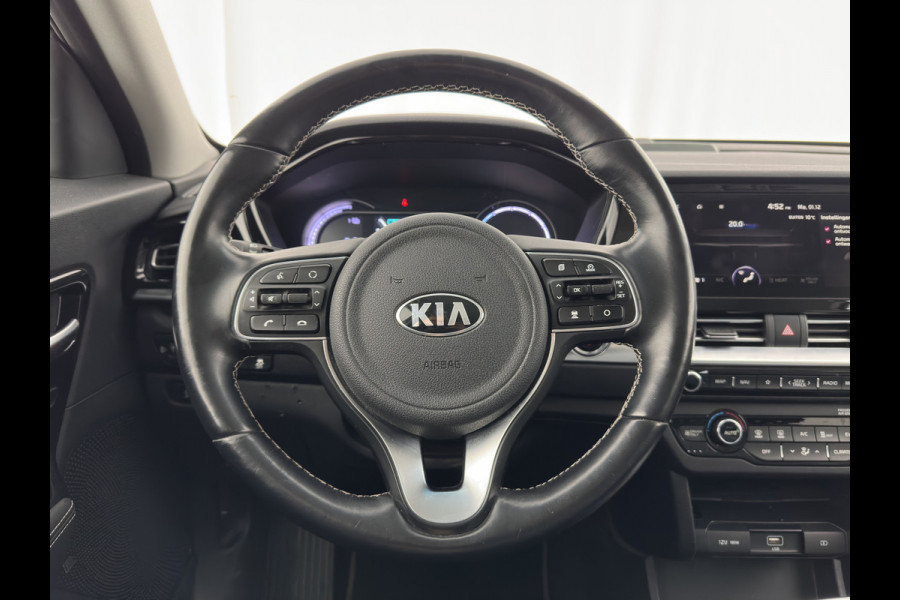 Kia e-Niro ExecutiveLine 64 kWh (3-Fase) {SOH-100%) (INCL-BTW) *AUT | LUXURY-LEATHER | FULL-LED | NAVI-FULLMAP | ADAPTIVE-CRUISE | CAMERA | MEMORY-PACK | LANE-ASSIST | KEYLESS | DIGI-COCKPIT | 17"ALU*