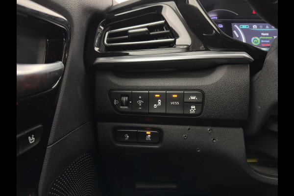 Kia e-Niro ExecutiveLine 64 kWh (3-Fase) {SOH-100%) (INCL-BTW) *AUT | LUXURY-LEATHER | FULL-LED | NAVI-FULLMAP | ADAPTIVE-CRUISE | CAMERA | MEMORY-PACK | LANE-ASSIST | KEYLESS | DIGI-COCKPIT | 17"ALU*