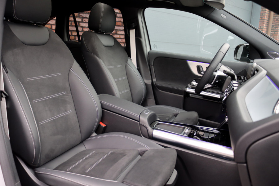 Mercedes-Benz GLA 250 e AMG Line | Panoramadak | Burmester | Distronic | Memory | Trekhaak | Keyless Go | Camera | Sfeerverlichting | Dodehoekassistent |