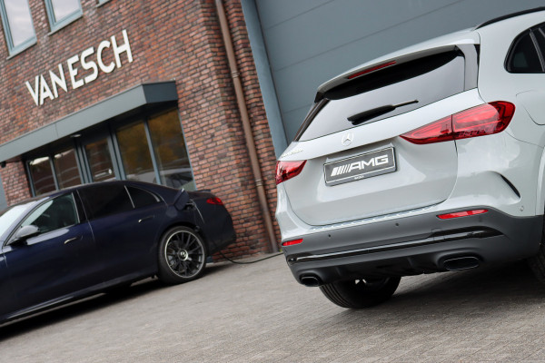 Mercedes-Benz GLA 250 e AMG Line | Panoramadak | Burmester | Distronic | Memory | Trekhaak | Keyless Go | Camera | Sfeerverlichting | Dodehoekassistent |