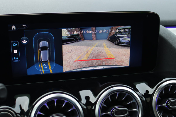 Mercedes-Benz GLA 250 e AMG Line | Panoramadak | Burmester | Distronic | Memory | Trekhaak | Keyless Go | Camera | Sfeerverlichting | Dodehoekassistent |