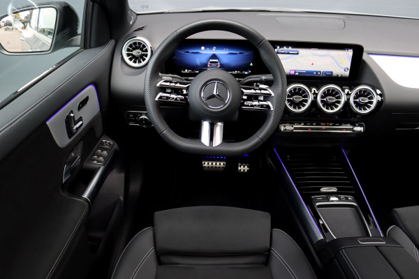 Mercedes-Benz GLA 250 e AMG Line | Panoramadak | Burmester | Distronic | Memory | Trekhaak | Keyless Go | Camera | Sfeerverlichting | Dodehoekassistent |