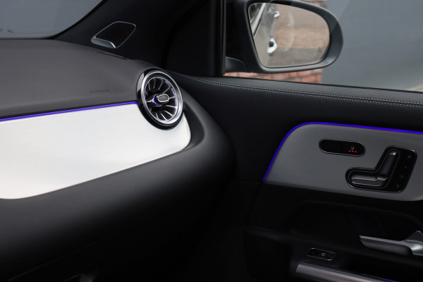 Mercedes-Benz GLA 250 e AMG Line | Panoramadak | Burmester | Distronic | Memory | Trekhaak | Keyless Go | Camera | Sfeerverlichting | Dodehoekassistent |