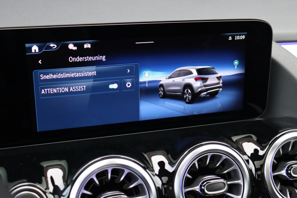 Mercedes-Benz GLA 250 e AMG Line | Panoramadak | Burmester | Distronic | Memory | Trekhaak | Keyless Go | Camera | Sfeerverlichting | Dodehoekassistent |