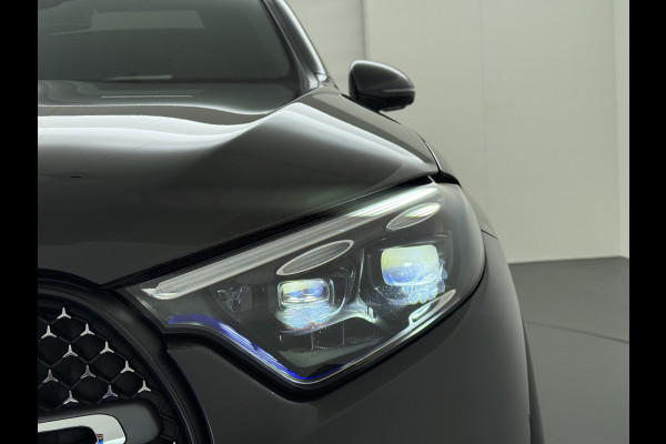 Mercedes-Benz GLC 300 e 4MATIC AMG Line | Luchtvering Achterasbesturing Trekhaak Burmester HUD Pano Memory