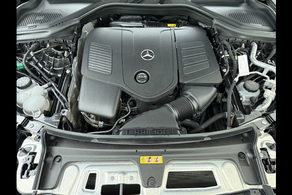 Mercedes-Benz GLC 300 e 4MATIC AMG Line | Luchtvering Achterasbesturing Trekhaak Burmester HUD Pano Memory