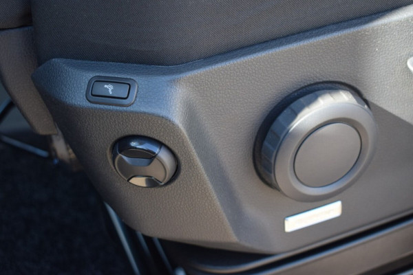 Volkswagen Crafter L3H3 2.0 TDI Highline 140PK AUTOMAAT TREKHAAK