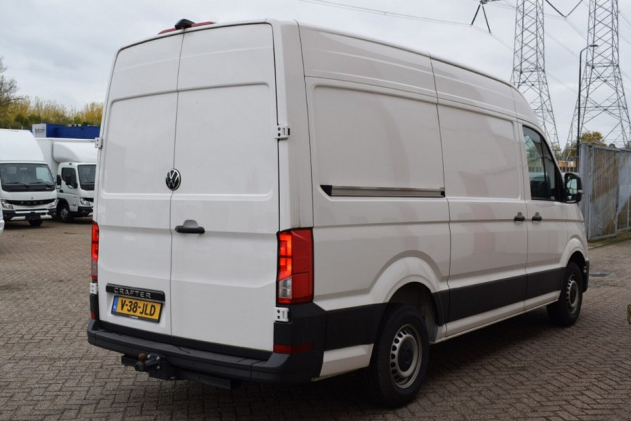 Volkswagen Crafter 2.0 TDI L3H3 Highline MY25 AUTOMAAT LED TREKHAAK GEVEERDE STOEL
