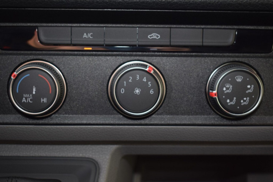 Volkswagen Crafter 2.0 TDI L3H3 Highline 140 PK LED TREKHAAK NAVI BETIMMERING