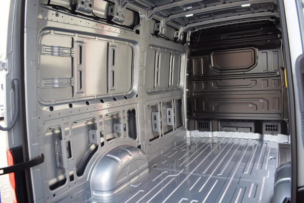 Volkswagen Crafter 2.0 TDI L3H3 Exclusive MY 2025 AUTOMAAT TREKHAAK