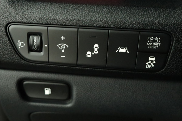 Kia Niro 1.6 GDi Hybrid ExecutiveLine Apple Carplay/Android Auto - Cruise Control - Dodehoekdetectie - Navigatie - Stoel/Stuur Verwarming - Fabrieksgarantie tot 06-2028