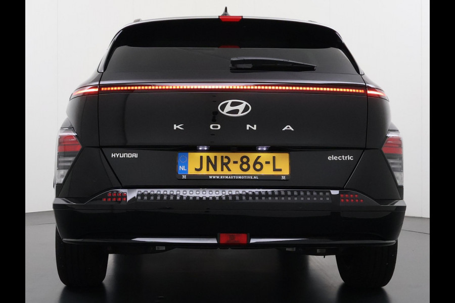 Hyundai Kona Elektro 160 kW 65 ,4kWh VAN: €33.900,- VOOR: €30.770,- UW EINDEJAARSVOORDEEL: €3.130 | 65 ,4 kwh | 3-Fase Lader | Dealeronderhouden | Fabrieksgarantie Hyundai tot 2029 | Stoel & Stuurverwarming | 360 camera | | Rijklaar Geleverd