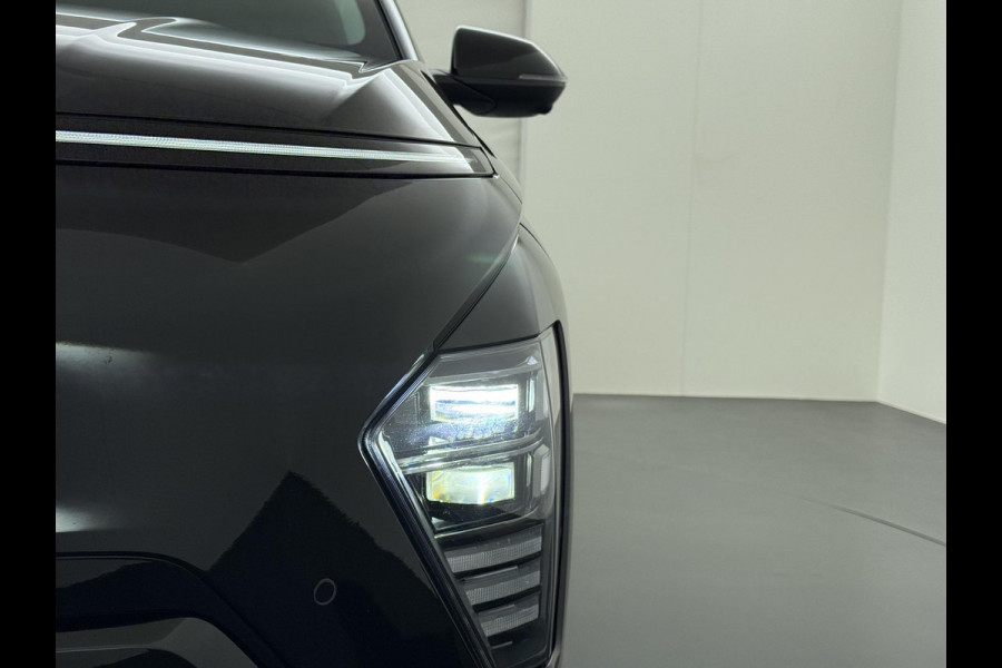 Hyundai Kona Elektro 160 kW 65 ,4kWh VAN: €33.900,- VOOR: €30.770,- UW EINDEJAARSVOORDEEL: €3.130 | 65 ,4 kwh | 3-Fase Lader | Dealeronderhouden | Fabrieksgarantie Hyundai tot 2029 | Stoel & Stuurverwarming | 360 camera | | Rijklaar Geleverd