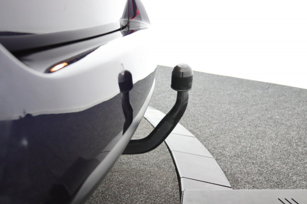 Peugeot 308 SW 1.2 *130PK*ECC*CRUISE*CAM*HAAK*CARPLAY*PANO*