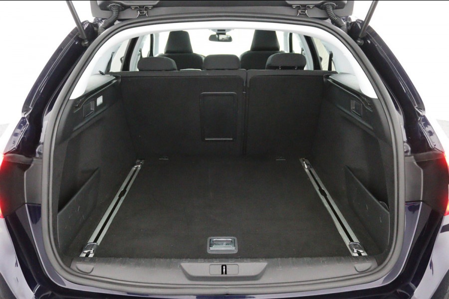 Peugeot 308 SW 1.2 *130PK*ECC*CRUISE*CAM*HAAK*CARPLAY*PANO*