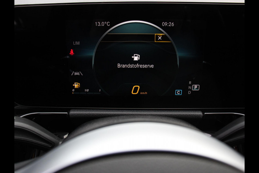 Mercedes-Benz GLA 200 AMG Line Automaat Nieuw model ! | Navigatie | Climate Control | Camera | Electrisch bedienbare achterklep | Dab | Led