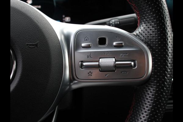 Mercedes-Benz GLA 200 AMG Line Automaat Nieuw model ! | Navigatie | Climate Control | Camera | Electrisch bedienbare achterklep | Dab | Led