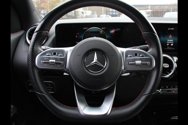 Mercedes-Benz GLA 200 AMG Line Automaat Nieuw model ! | Navigatie | Climate Control | Camera | Electrisch bedienbare achterklep | Dab | Led
