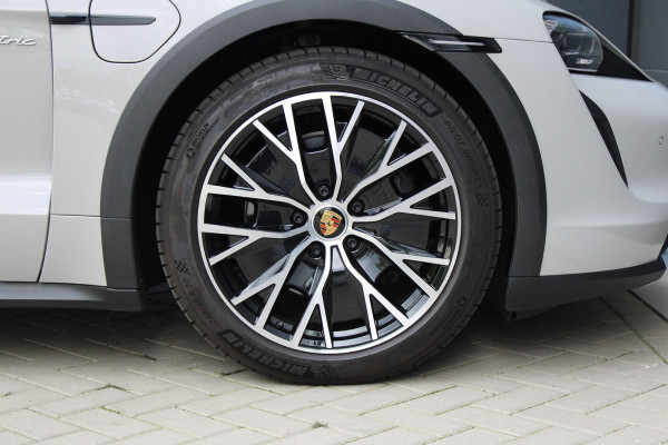 Porsche Taycan Cross Turismo 4 93 kWh | SPORT CHRONO | MEMORY | SPORTSTOELEN | STOEL & STUURVERW |