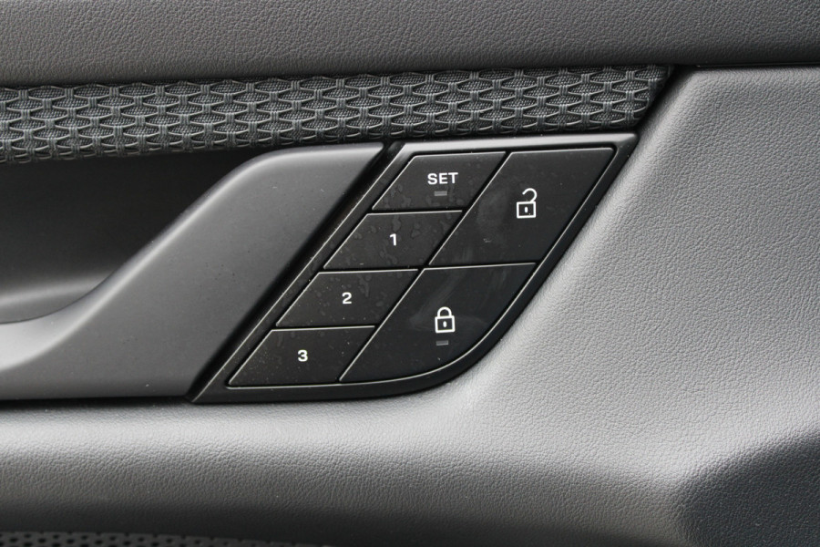 Porsche Taycan Cross Turismo 4 93 kWh | SPORT CHRONO | MEMORY | SPORTSTOELEN | STOEL & STUURVERW |