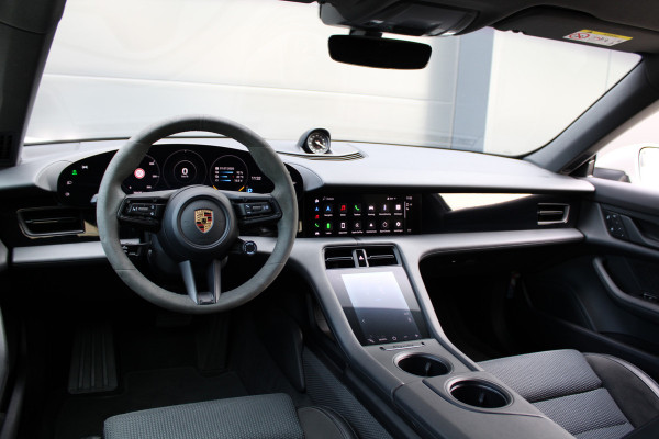 Porsche Taycan Cross Turismo 4 93 kWh | SPORT CHRONO | MEMORY | SPORTSTOELEN | STOEL & STUURVERW |