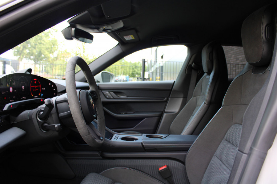 Porsche Taycan Cross Turismo 4 93 kWh | SPORT CHRONO | MEMORY | SPORTSTOELEN | STOEL & STUURVERW |