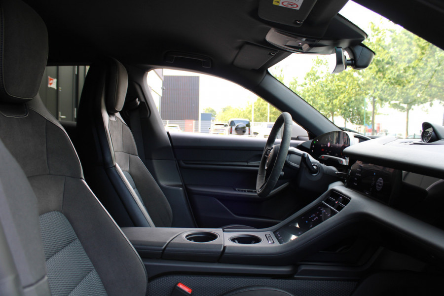 Porsche Taycan Cross Turismo 4 93 kWh | SPORT CHRONO | MEMORY | SPORTSTOELEN | STOEL & STUURVERW |