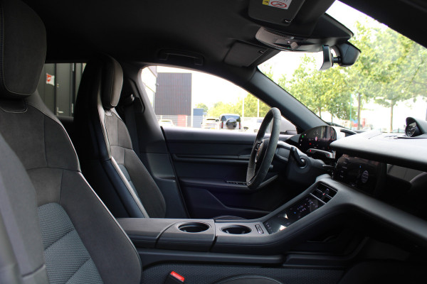 Porsche Taycan Cross Turismo 4 93 kWh | SPORT CHRONO | MEMORY | SPORTSTOELEN | STOEL & STUURVERW |