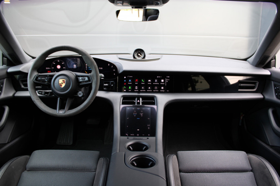 Porsche Taycan Cross Turismo 4 93 kWh | SPORT CHRONO | MEMORY | SPORTSTOELEN | STOEL & STUURVERW |