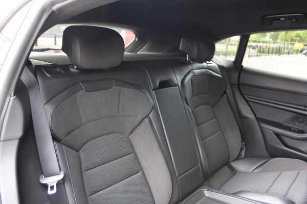 Porsche Taycan Cross Turismo 4 93 kWh | SPORT CHRONO | MEMORY | SPORTSTOELEN | STOEL & STUURVERW |