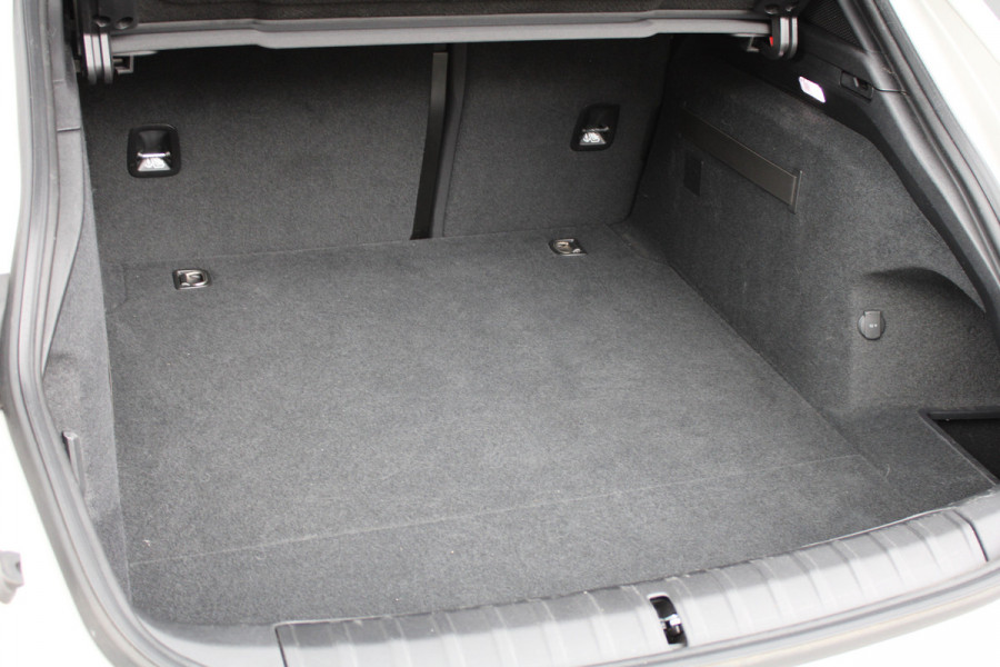 Porsche Taycan Cross Turismo 4 93 kWh | SPORT CHRONO | MEMORY | SPORTSTOELEN | STOEL & STUURVERW |