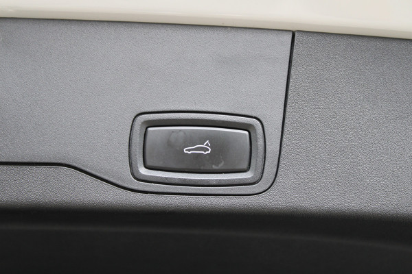 Porsche Taycan Cross Turismo 4 93 kWh | SPORT CHRONO | MEMORY | SPORTSTOELEN | STOEL & STUURVERW |