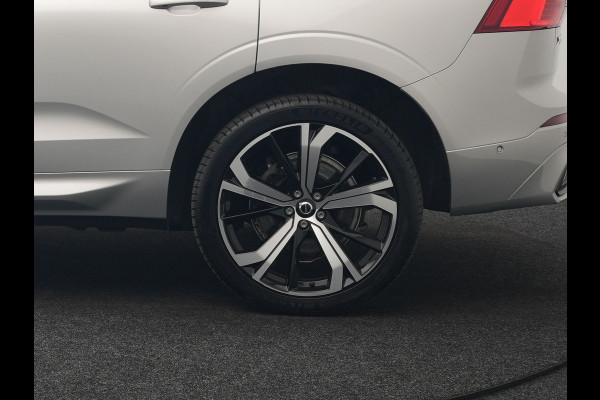 Volvo XC60 T6 AWD R-Design Plug In Hybrid 350pk LONG RANGE Dealer O.H. PHEV | Luchtvering | Trekhaak Af Fabriek | Panodak | Head Up | Adaptive Cruise | 360 Camera | Lederen Sportstoelen Massage & Ventilatie & Memory | Google Assistent | Apple Carplay | 21"L.M |