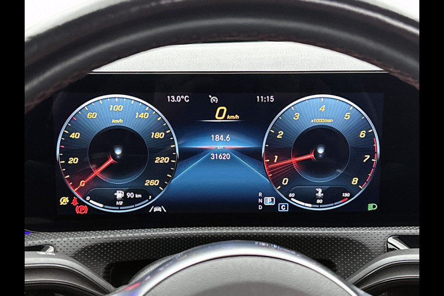 Mercedes-Benz A-Klasse 180 AMG Line | Achteruitrijcamera | Sfeerverlichting | Panoramadak | Navigatie | Stoelverwarming | 24 maanden certified garantie