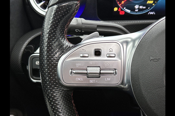 Mercedes-Benz A-Klasse 180 AMG Line | Achteruitrijcamera | Sfeerverlichting | Panoramadak | Navigatie | Stoelverwarming | 24 maanden certified garantie