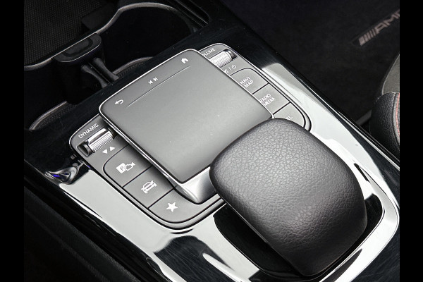 Mercedes-Benz A-Klasse 180 AMG Line | Achteruitrijcamera | Sfeerverlichting | Panoramadak | Navigatie | Stoelverwarming | 24 maanden certified garantie
