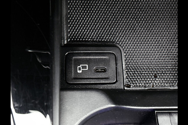 Mercedes-Benz A-Klasse 180 AMG Line | Achteruitrijcamera | Sfeerverlichting | Panoramadak | Navigatie | Stoelverwarming | 24 maanden certified garantie