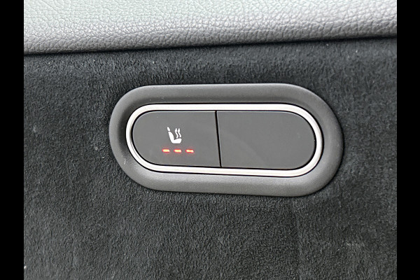 Mercedes-Benz A-Klasse 180 AMG Line | Achteruitrijcamera | Sfeerverlichting | Panoramadak | Navigatie | Stoelverwarming | 24 maanden certified garantie