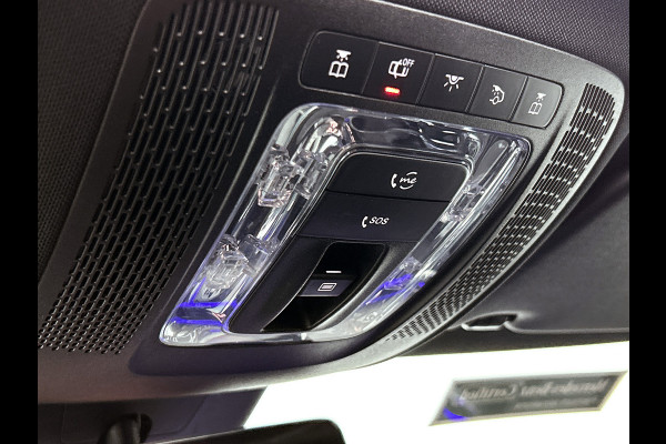 Mercedes-Benz A-Klasse 180 AMG Line | Achteruitrijcamera | Sfeerverlichting | Panoramadak | Navigatie | Stoelverwarming | 24 maanden certified garantie