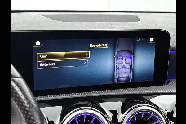 Mercedes-Benz A-Klasse 180 AMG Line | Achteruitrijcamera | Sfeerverlichting | Panoramadak | Navigatie | Stoelverwarming | 24 maanden certified garantie