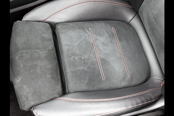 Mercedes-Benz A-Klasse 180 AMG Line | Achteruitrijcamera | Sfeerverlichting | Panoramadak | Navigatie | Stoelverwarming | 24 maanden certified garantie