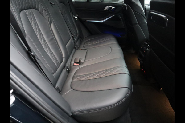 BMW X5 xDrive50e High Executive M Sport Pakket Automaat / Live Cockpit Plus / Panoramadak / Trekhaak / Luchtvering / Harman Kardon / Comfortstoelen / Warmtecomfortpakket / Sfeerverlichting / Active Protection / Shadow Line / 21 Inch
