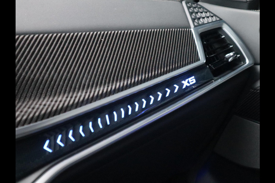 BMW X5 xDrive50e High Executive M Sport Pakket Automaat / Live Cockpit Plus / Panoramadak / Trekhaak / Luchtvering / Harman Kardon / Comfortstoelen / Warmtecomfortpakket / Sfeerverlichting / Active Protection / Shadow Line / 21 Inch