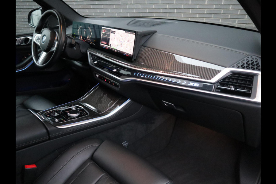 BMW X5 xDrive50e High Executive M Sport Pakket Automaat / Live Cockpit Plus / Panoramadak / Trekhaak / Luchtvering / Harman Kardon / Comfortstoelen / Warmtecomfortpakket / Sfeerverlichting / Active Protection / Shadow Line / 21 Inch