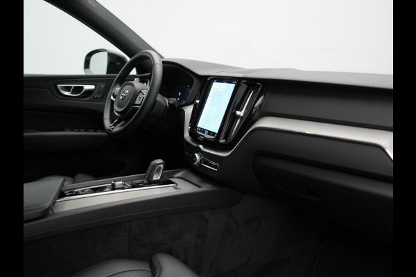 Volvo XC60 T6 AWD R-Design Plug In Hybrid 350pk LONG RANGE Dealer O.H. PHEV | Luchtvering | Trekhaak Af Fabriek | Panodak | Head Up | Adaptive Cruise | 360 Camera | Lederen Sportstoelen Massage & Ventilatie & Memory | Google Assistent | Apple Carplay | 21"L.M |